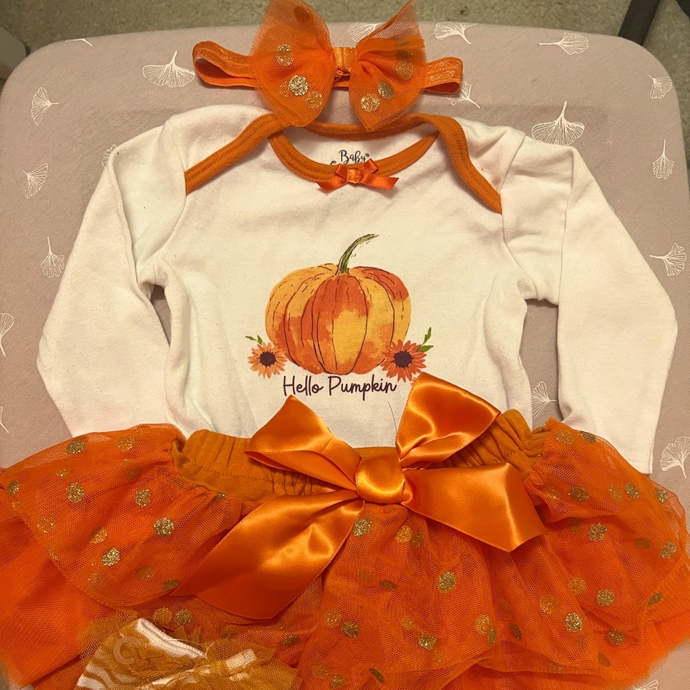 Baby Essentials 6 months Hello Pumpkin matching set